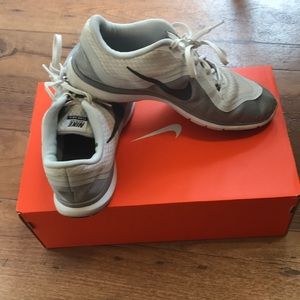Excellent condition Nike shoes